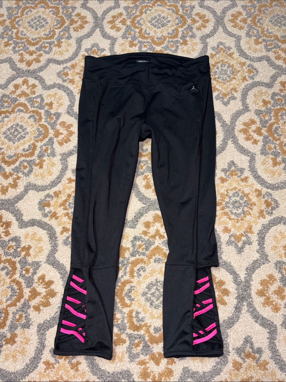 Danskin black capri leggings